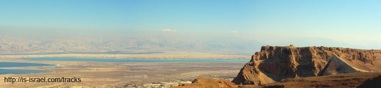 Вид на Мецаду (Массаду), горы Иудейской пустыни, Йорданию и Мертвое море со смотровой площадки из точки №225 маршрута